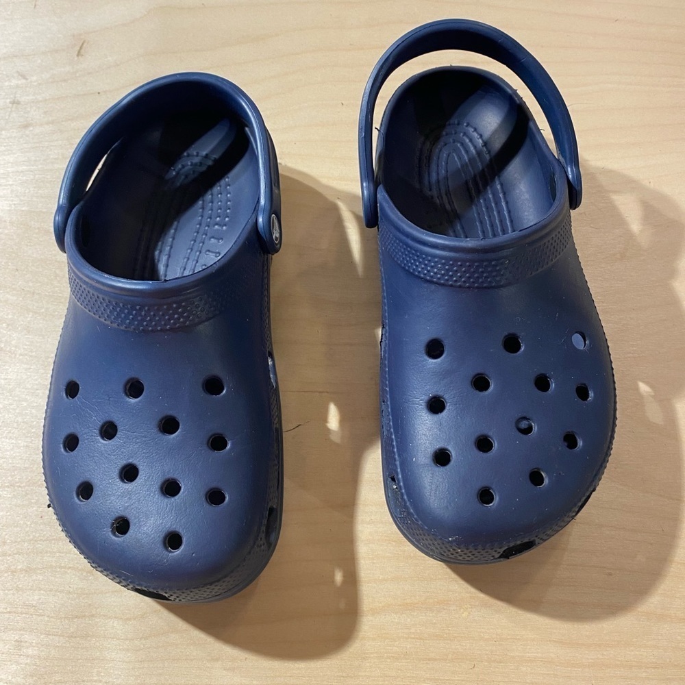 CROCS Sandals M-7 F-9 (Box4)